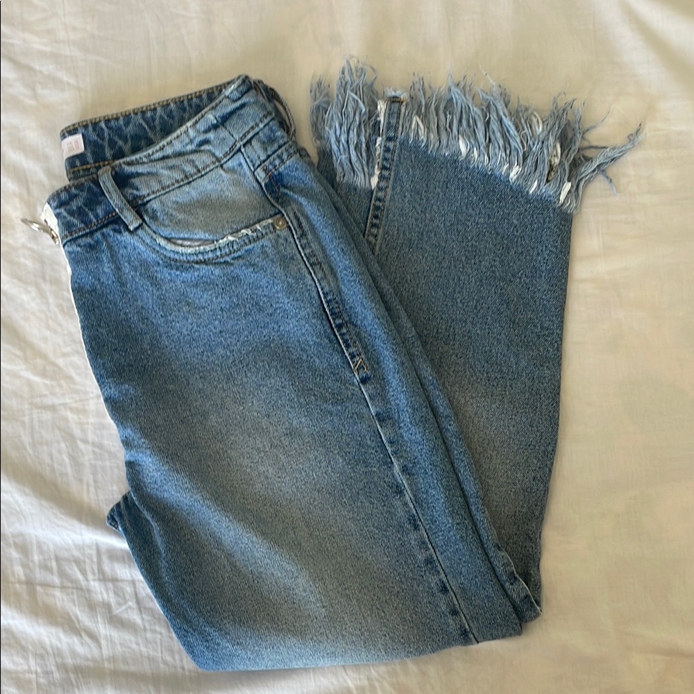 Zara Blue Ankle Cropped Jeans with Frayed Hem